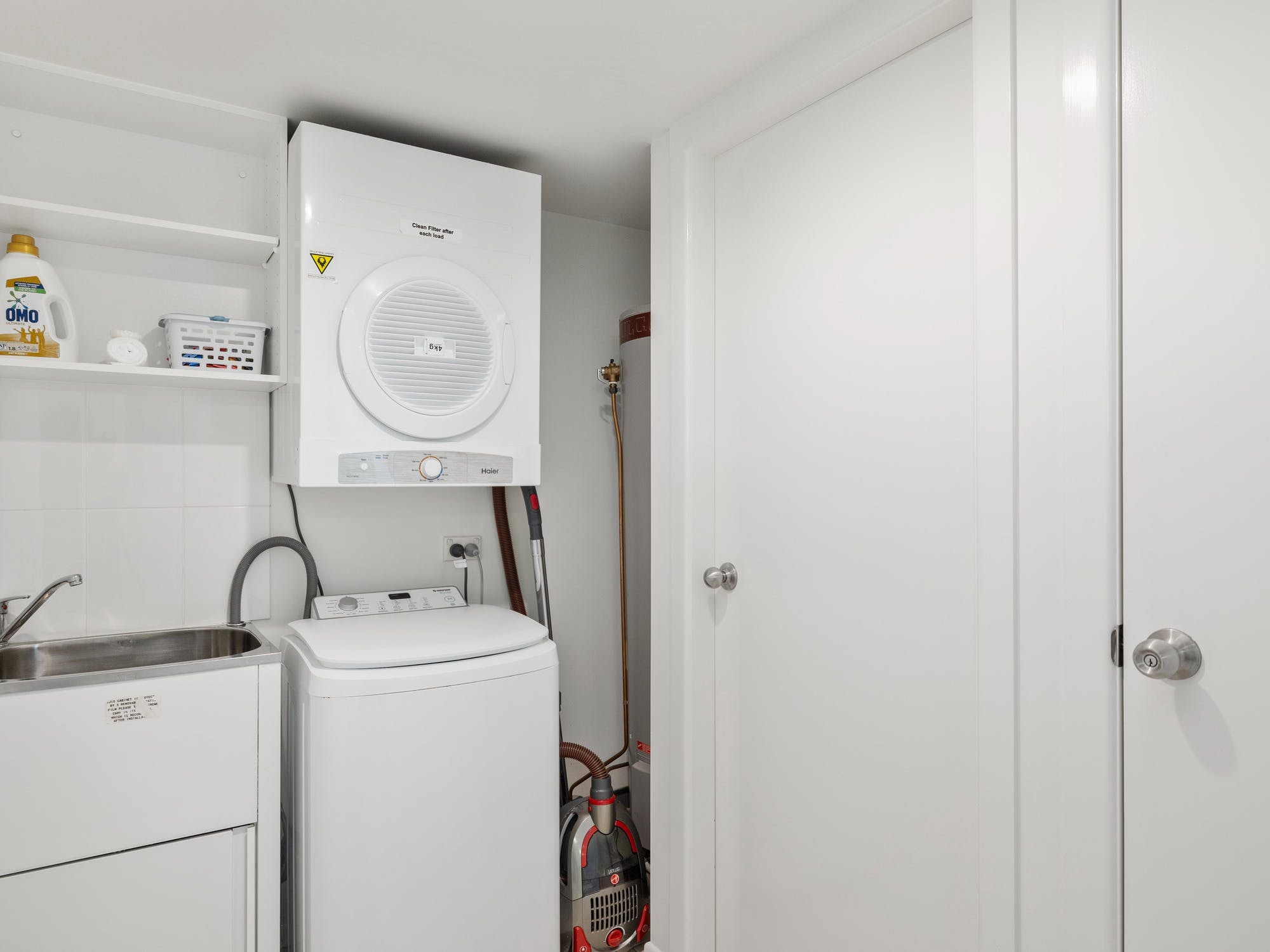 Laundry with washing machine, dryer and tub