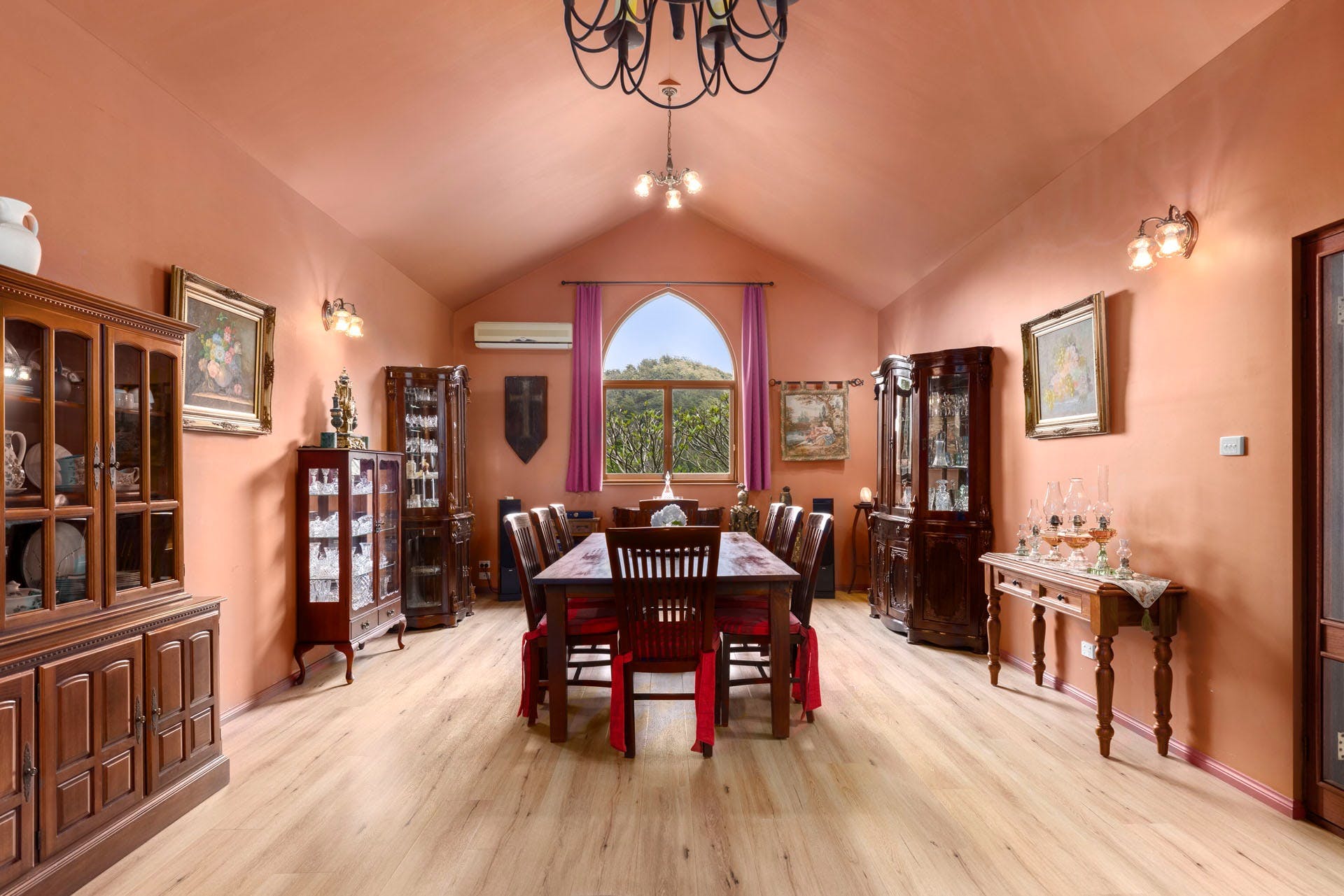 The dining room with the cathedral ceiling