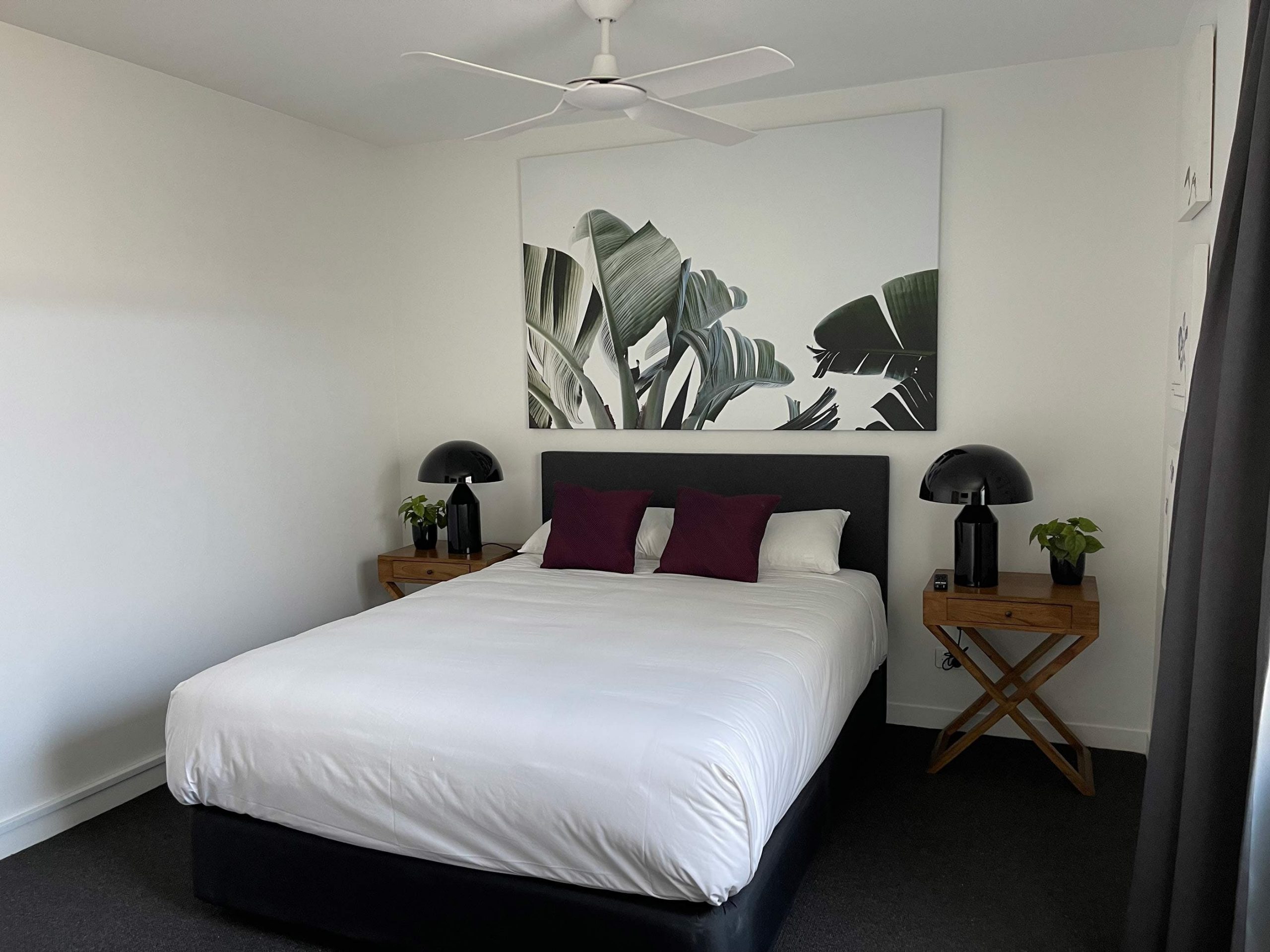 Plantation Hotel Coffs Harbour - Queen Room with Ensuite