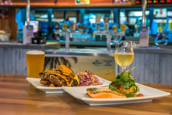 Live Music And Fresh Food At The Seaview Tavern