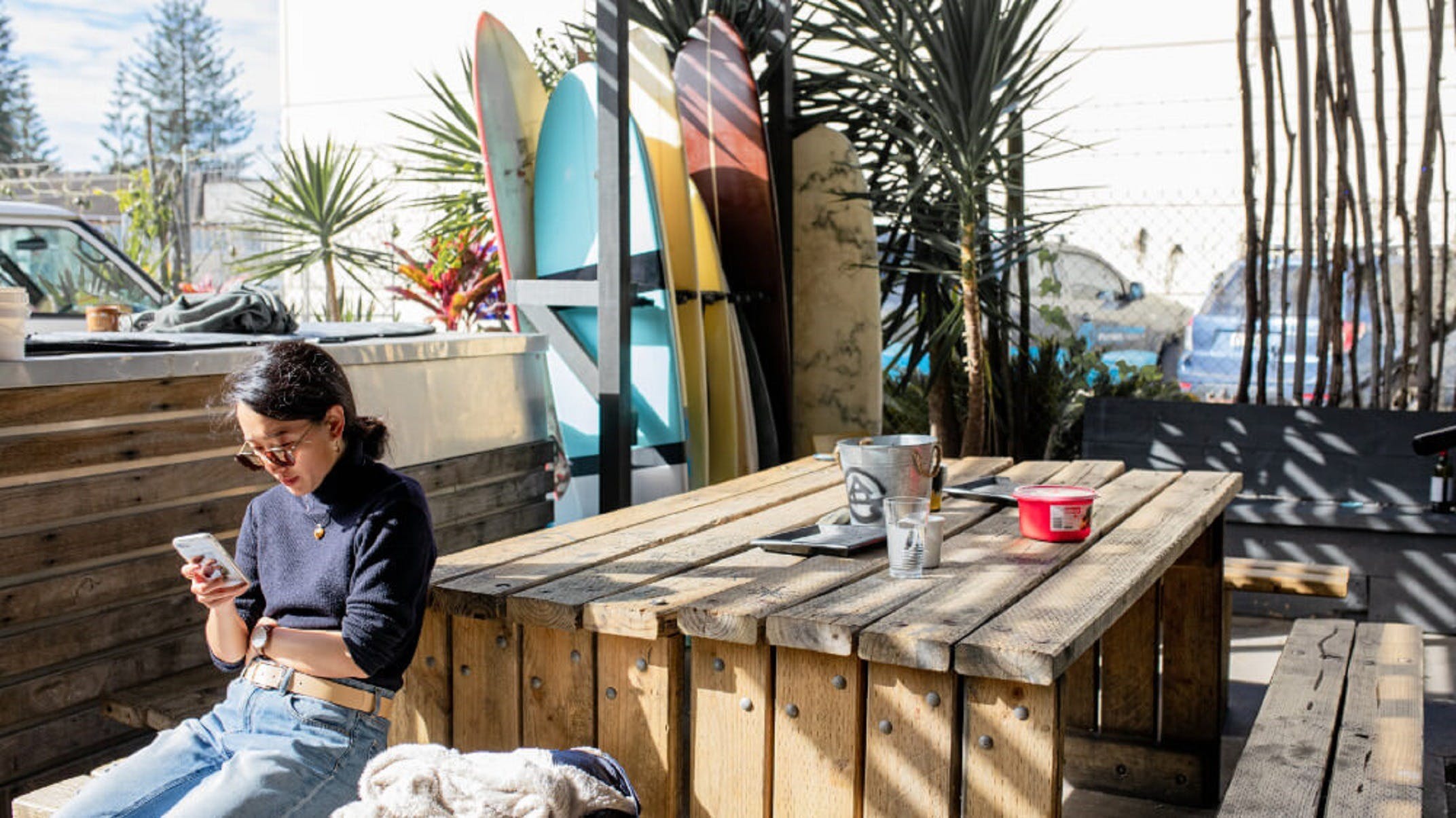 Woopi Backpackers outside table