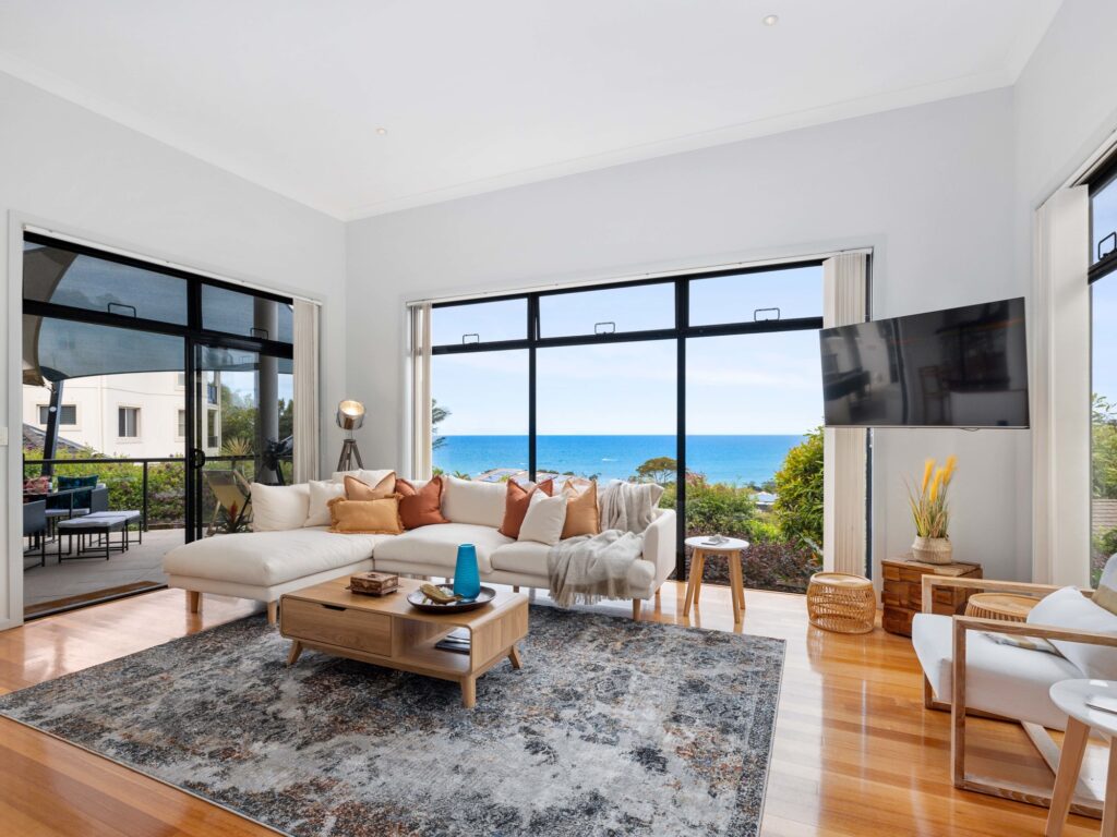 Lunar Shores – Korora