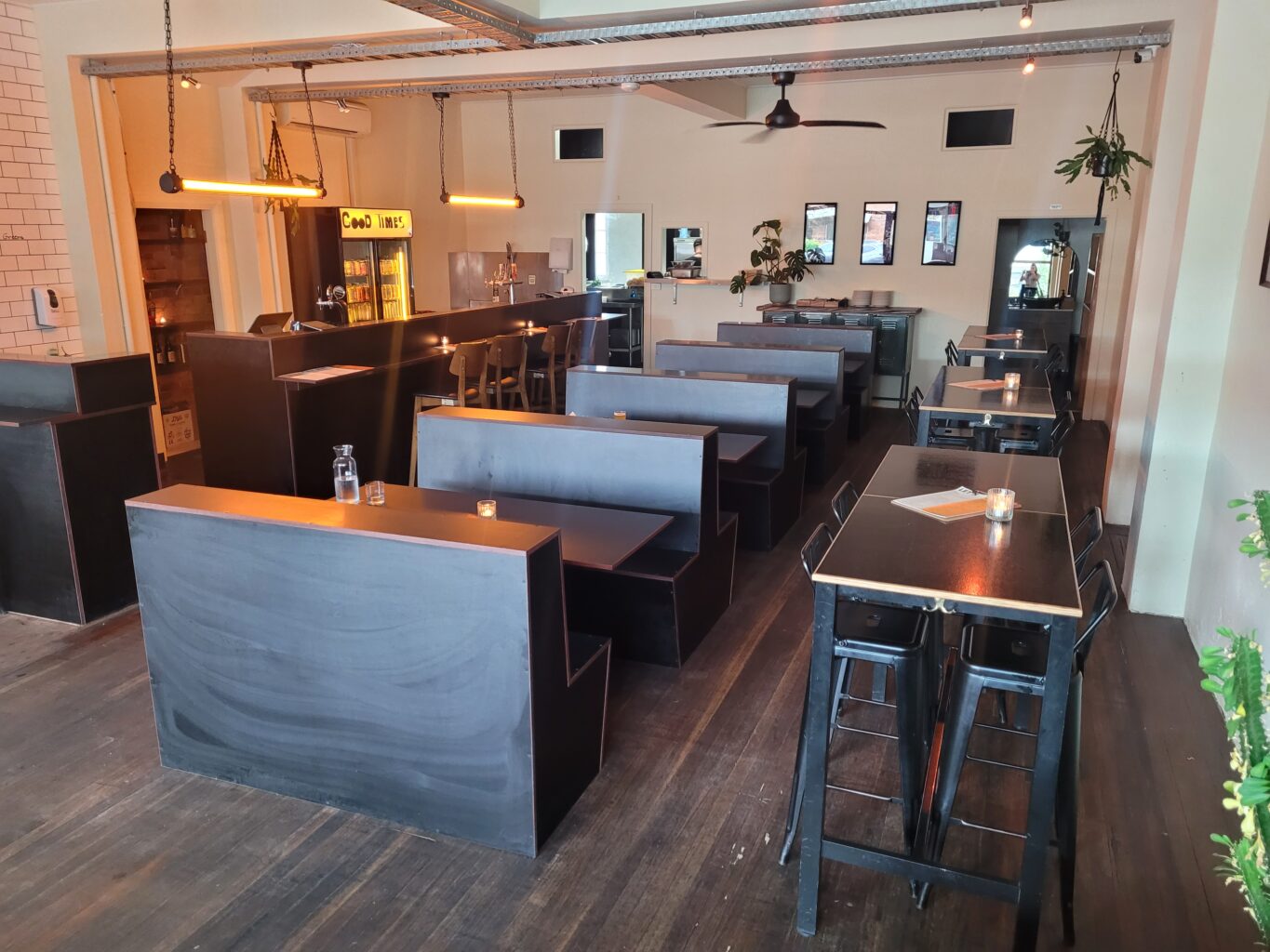 Morty’s Joint’s has a relaxed dive bar vibe