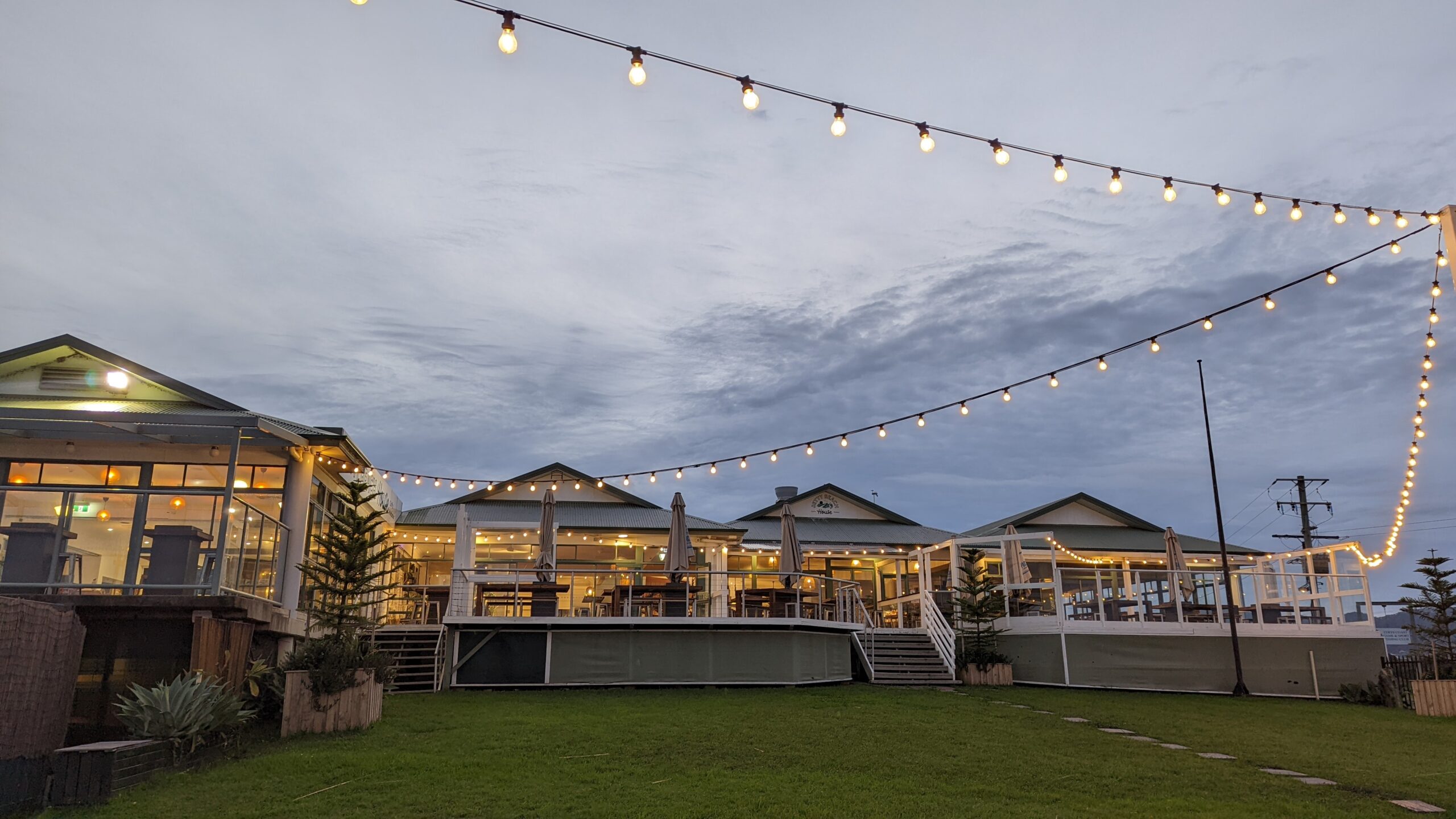 Jetty Beach House Overlooking Gallows Beach