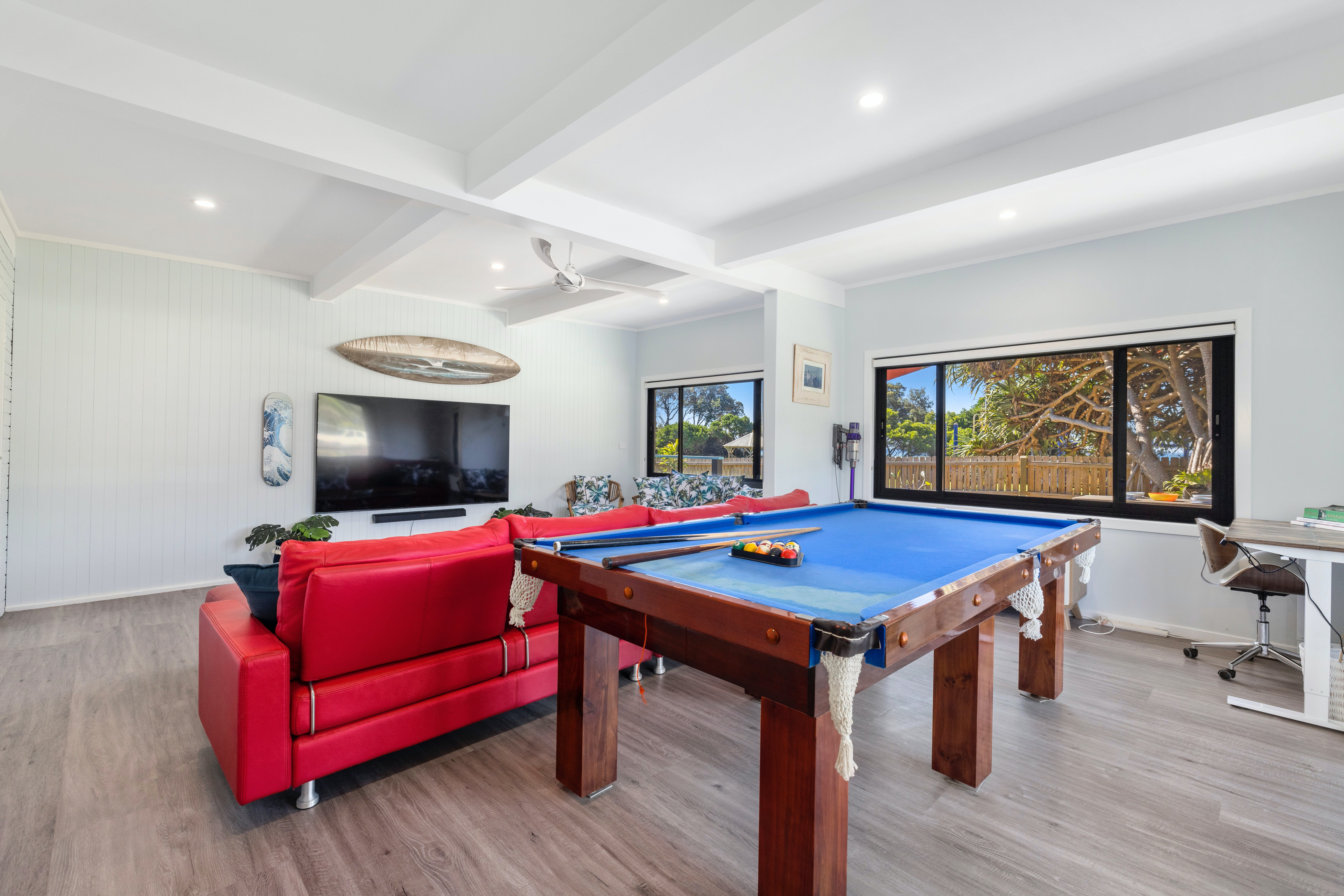 Lounge room with pool table