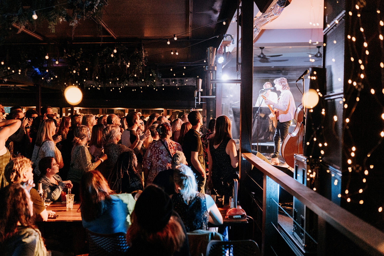 Live music at the Hoey Moey