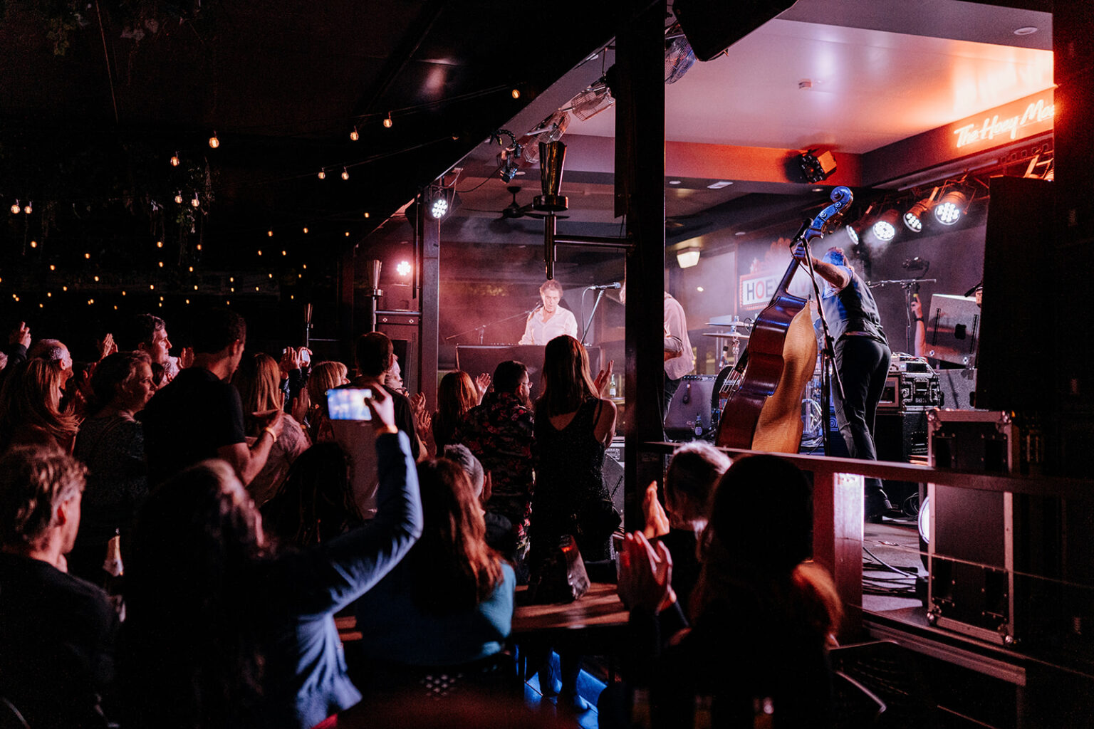 Live music at the Hoey Moey