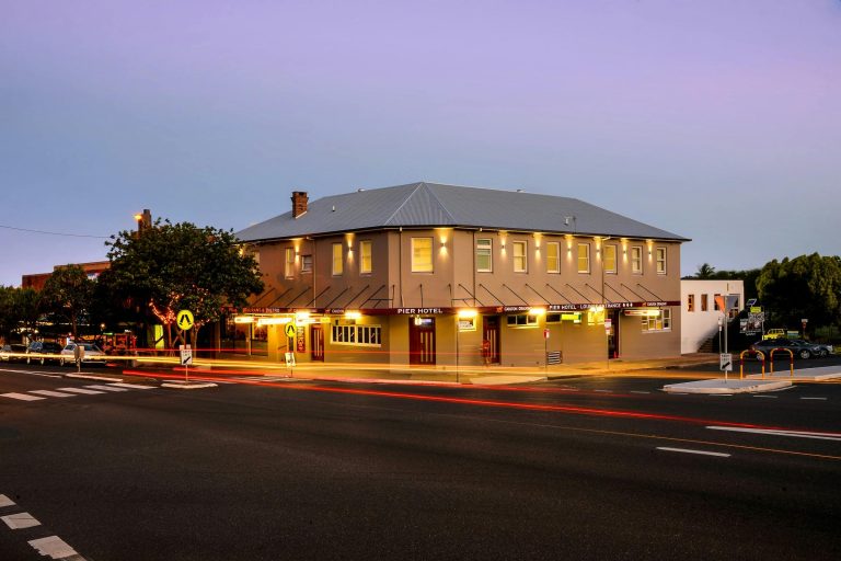 Pier Hotel Coffs Harbour - Exterior